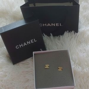 Fashion jewelry CC earrings